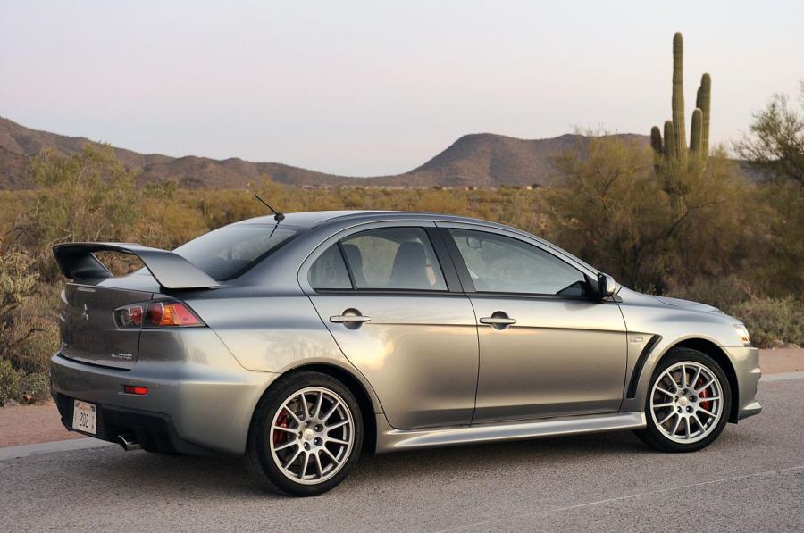  Mitsubishi Lancer Evolution X GSR 2013 года  (фото 21 из 43)